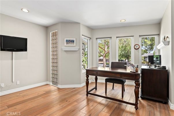 Home Office, Interior, Recessed Lighting, Wood Texture Flooring
