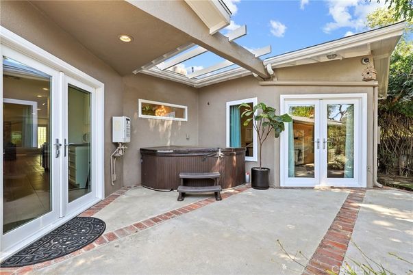 Exterior, Hot Tub