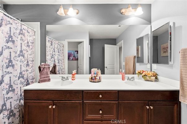 Bathroom, Dual Sink Vanities, Interior