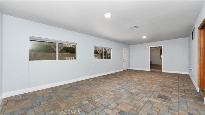 Empty room, Interior, Recessed Lighting