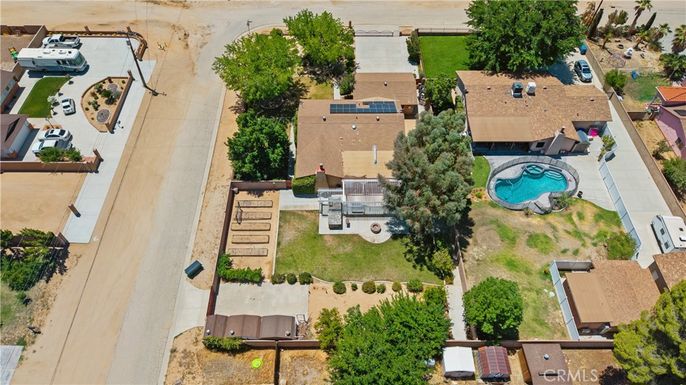 Exterior, Drone
