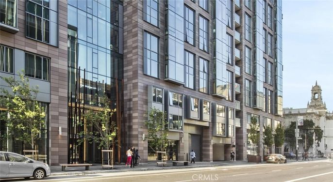 Exterior, Facade, Condo Building