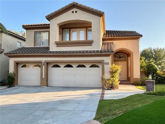 Attached, Exterior, Facade, Mediterranean
