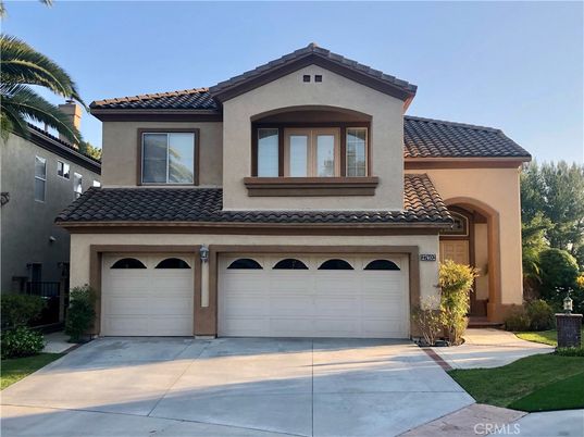 Attached, Exterior, Facade, Mediterranean