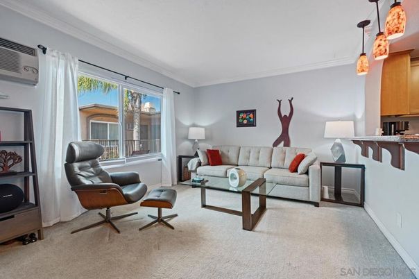 Interior, Living room, Pendant Lights