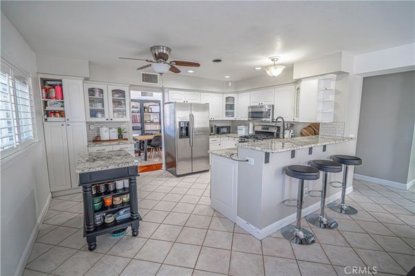 Dining room, Interior, Kitchen, Recessed Lighting, Stainless Steel Appliances