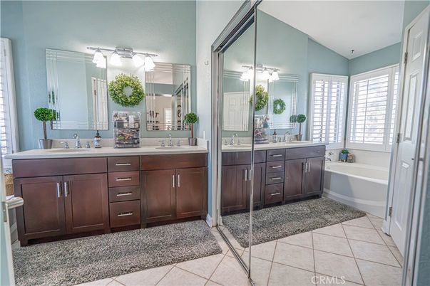 Bathroom, Dual Sink Vanities, Interior
