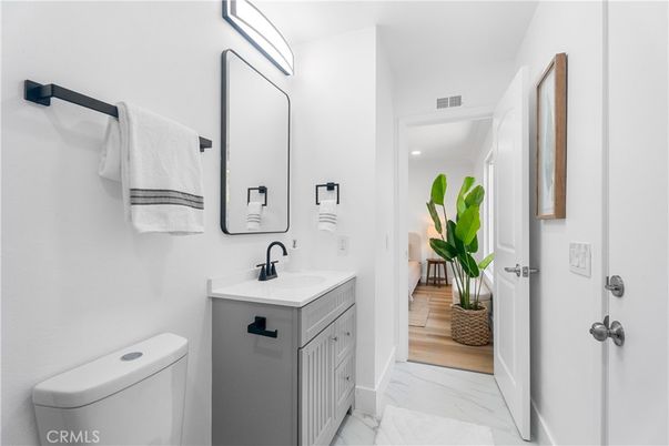 Bathroom, Interior, Marble, Recessed Lighting