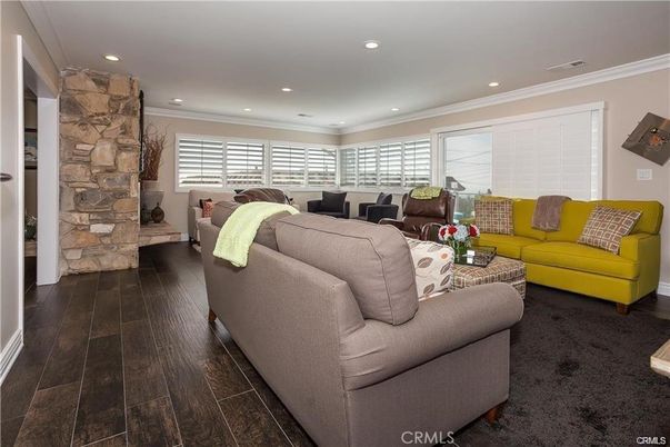 Interior, Living room, Recessed Lighting, Stone Walls, Wood Texture Flooring