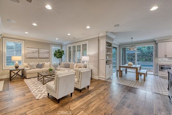 Interior, Living room, Pendant Lights, Recessed Lighting, Wood Texture Flooring