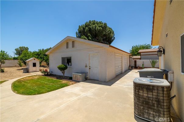 Detached Garage, Exterior