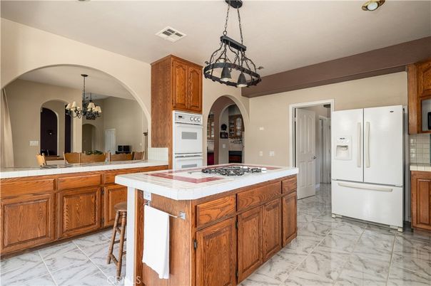 Chandelier, Interior, Kitchen, Marble, Pendant Lights, Tile Countertops
