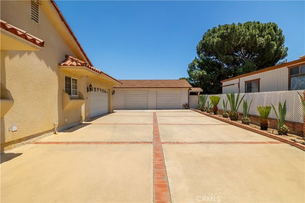 Detached Garage, Exterior