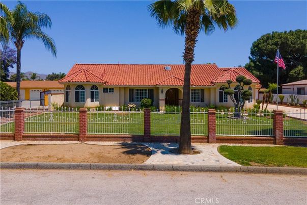 Backyard, Exterior, Facade, Mediterranean