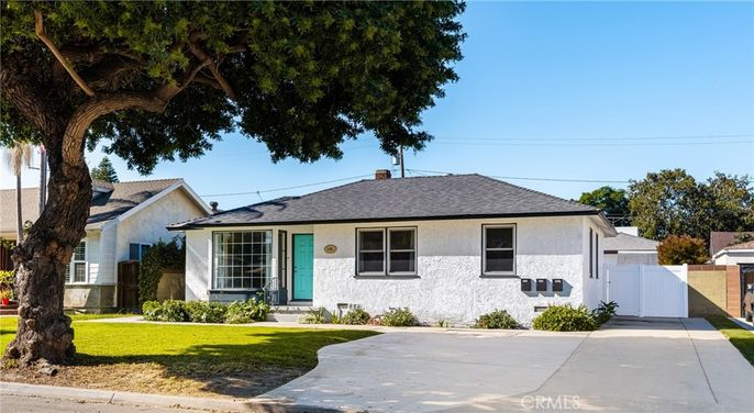 Backyard, Exterior, Facade, Ranch