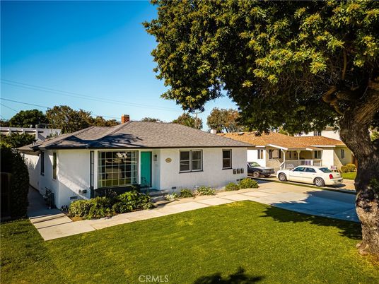 Backyard, Exterior, Facade, Ranch