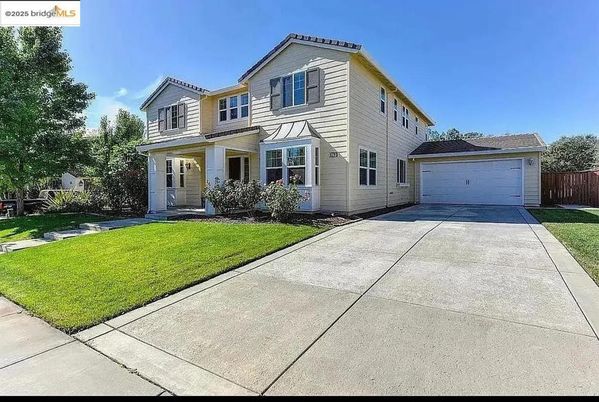 Attached, Detached Garage, Exterior, Facade, Queen Anne Victorian
