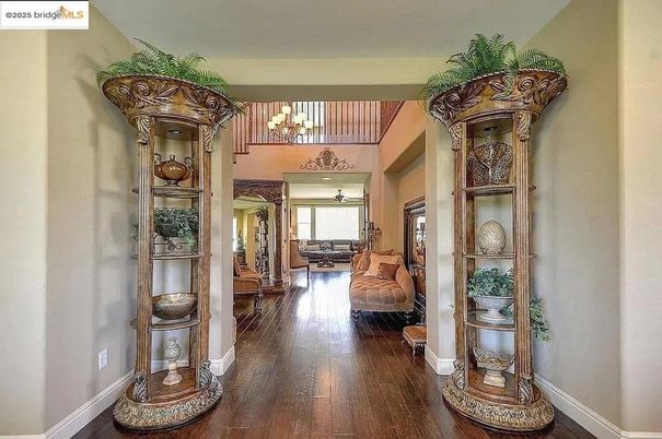 Chandelier, Interior, Wood Texture Flooring
