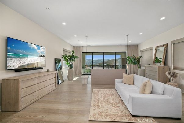Interior, Living room, Pendant Lights, Recessed Lighting, Wood Texture Flooring