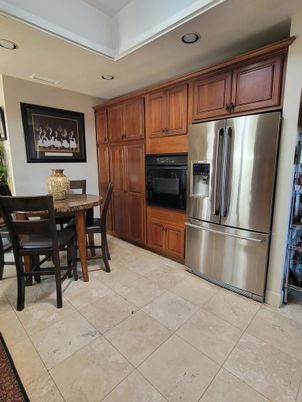 Dining room, Interior, Kitchen, Recessed Lighting, Stainless Steel Appliances