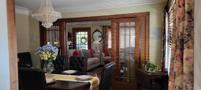 Chandelier, Dining room, Interior