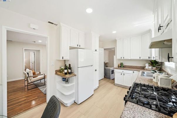 Interior, Kitchen, Recessed Lighting, Wood Texture Flooring