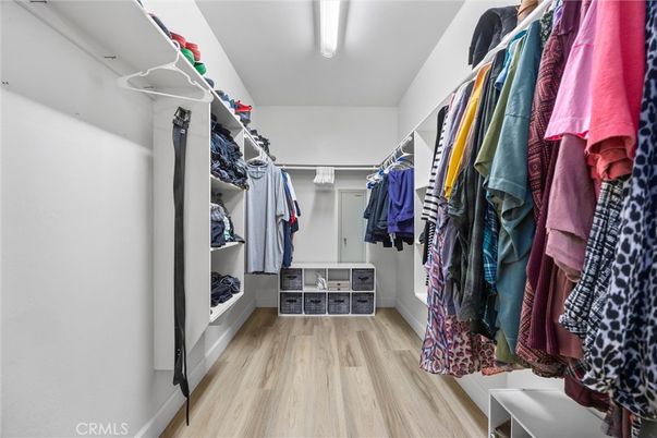 Interior, Walk-in Closets, Wood Texture Flooring