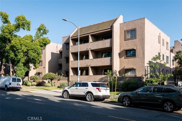 Exterior, Facade, Condo Building
