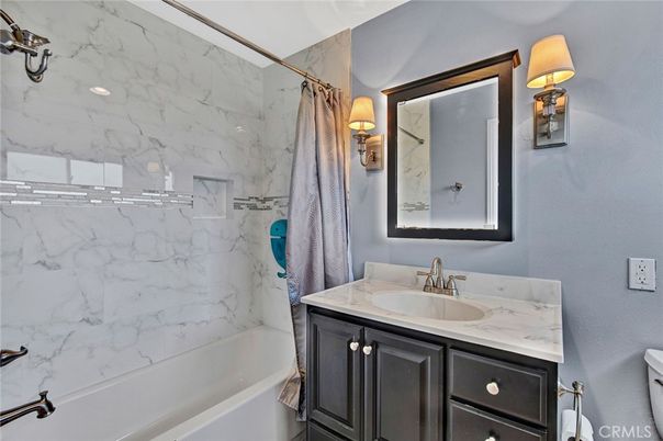 Bathroom, Interior, Marble Walls, Recessed Lighting