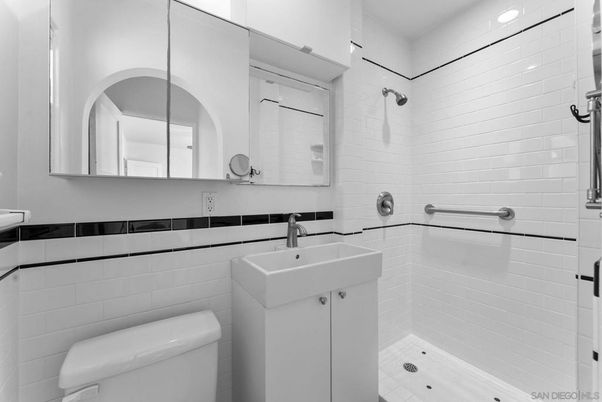 Bathroom, Interior, Recessed Lighting