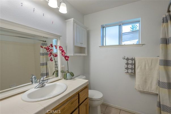 Bathroom, Interior, Tile Countertops