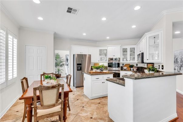 Dining room, Interior, Kitchen, Recessed Lighting, Stainless Steel Appliances