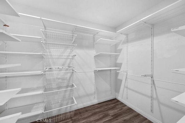 Interior, Walk-in Closets, Wood Texture Flooring