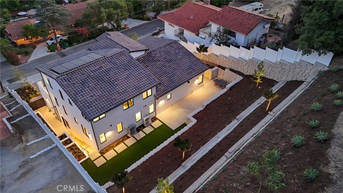 Exterior, Drone