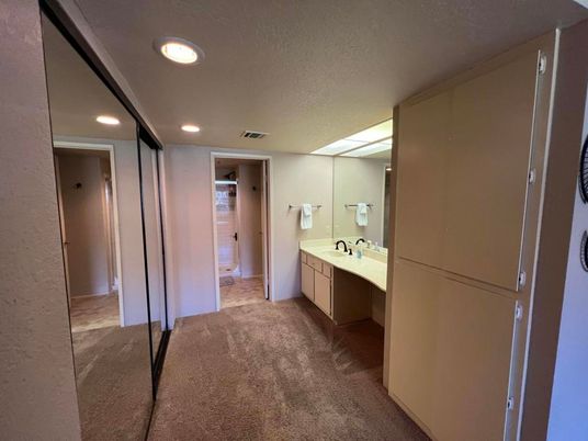 Bathroom, Interior, Recessed Lighting
