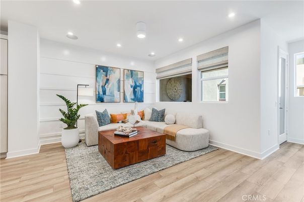 Interior, Living room, Recessed Lighting, Wood Texture Flooring