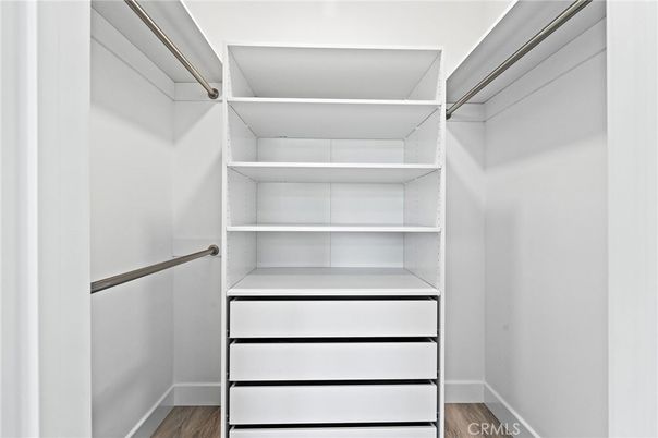 Interior, Walk-in Closets, Wood Texture Flooring