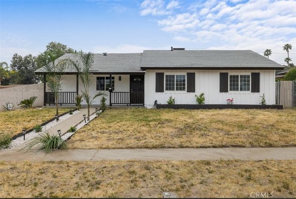 Backyard, Exterior, Facade, Ranch