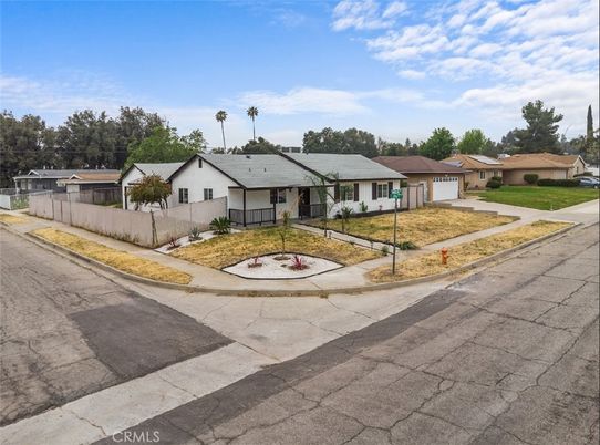 Exterior, Facade, Ranch