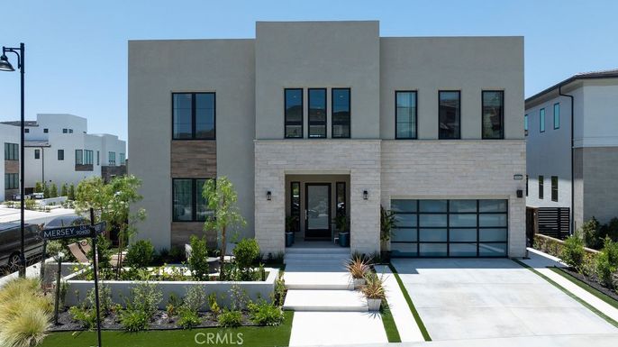Attached, Exterior, Facade, Modern