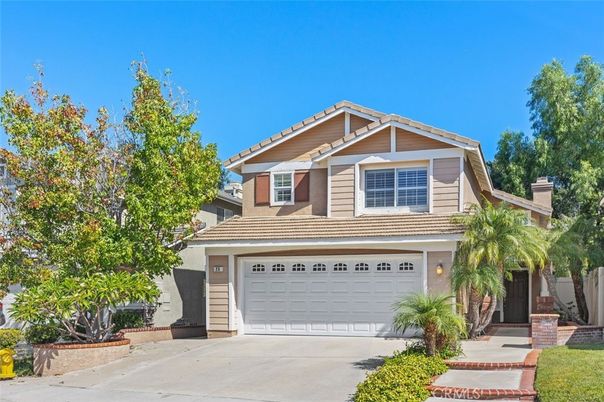Attached, Exterior, Facade, American Craftsman