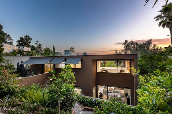 Exterior, Facade, Modern