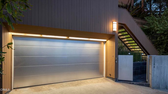 Detached Garage, Exterior
