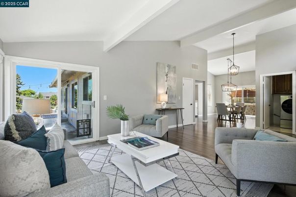 Dining room, Interior, Living room, Pendant Lights, Washer, Wood Texture Flooring