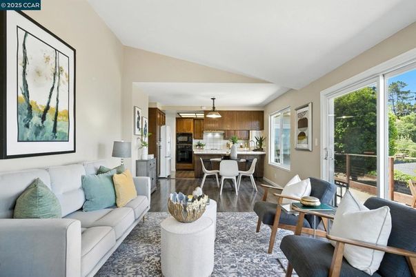 Dining room, Interior, Kitchen, Living room, Stainless Steel Appliances, Wood Texture Flooring