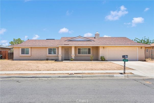 Attached, Exterior, Facade, Ranch