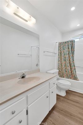 Bathroom, Interior, Recessed Lighting, Wood Texture Flooring