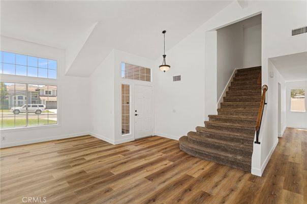 Interior, Pendant Lights, Wood Texture Flooring