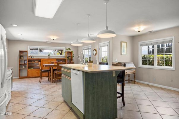 Dining room, Interior, Kitchen, Pendant Lights, Recessed Lighting