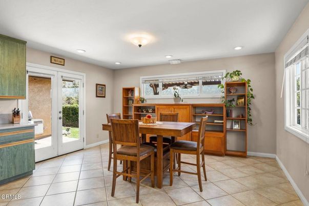Dining room, Interior, Recessed Lighting